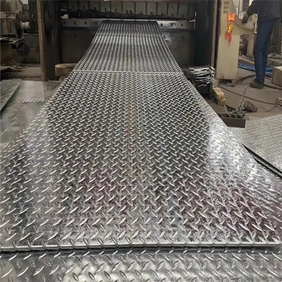 Het Geruite Blad Diamond Plate Anti Slip Ribbed 200mm van het douanealuminium