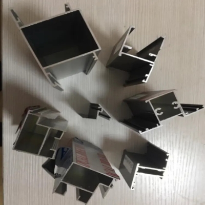 Anodiseerde het poeder Met een laag bedekte Profiel van de Aluminiumuitdrijving Elektroforese Aangepaste Decoratie